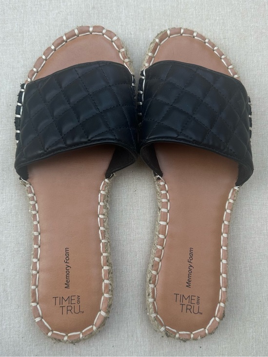 Time and Tru Shoes - Women’s Sandals